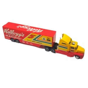 1994 Racing Champions #5 Terry Labonte Transporter